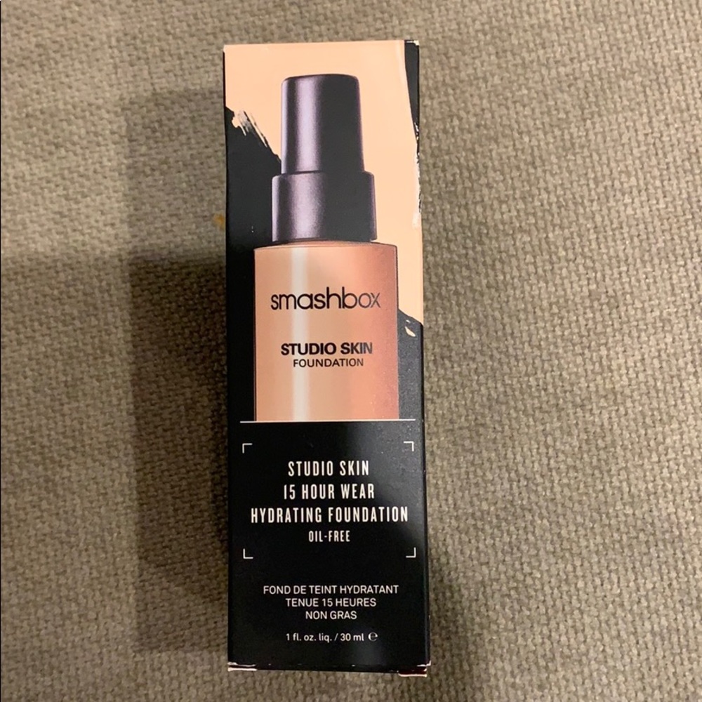 Smashbox studio skin foundation